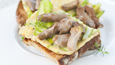 Tartine d'agneau aux asperges