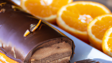 Bûche au chocolat, à l'orange et au grand marnier