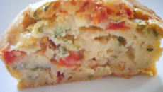 Cake tomate courgette aux fanes de radis