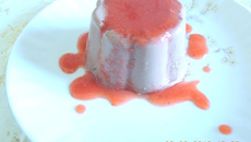 Panna cotta au coulis de fruits rouges