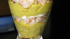 Verrine de guacamole et crevettes