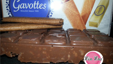 Tablette de chocolat au lait et crêpes dentelles