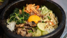 Bibimbap aux champignons frais