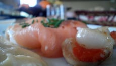 Ballotins de saumon fumé à l'œuf poché