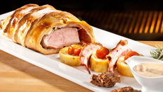 Magret de canard en croûte de Comté et crème de morilles au savagnin