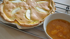 Tarte aux pommes couverte, compote d'abricots