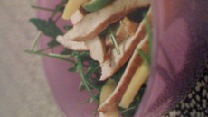 Salade de dinde grillée à la mangue