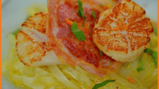 Saint-Jacques aux endives à l'orange et pancetta