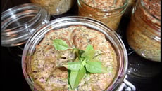 Flan de courgettes aux champignons de Paris et gorgonzola