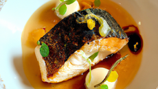 Dorade au foie gras normand, soufflé au calvados, jus acidulé