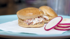 Petits choux au saumon fumé