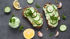 Tartine ricotta pesto