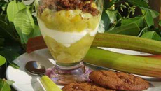 Verrine à la rhubarbe au parfum d'orange