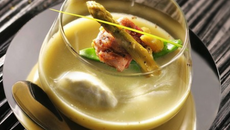 Bouillon d'asperges, sot-l'y-laisse et sarriette