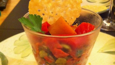 Fèves au chorizo et poivrons marinés