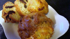 Cake aux tomates séchées, olives et fromage de chèvre