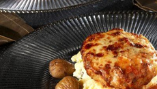 Steak de Poulet gratiné et sa polenta crémeuse à la châtaigne
