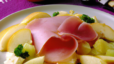 Salade de fromage, pommes, jambon