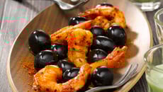 Gambas aux olives noires façons plancha et son gaspacho verde