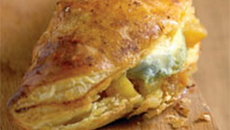 Chaussons feuilletés au Sainte-Maure de Touraine