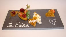 Cœur de baba au rhum et fruits de saison, chantilly aux éclats de nougatine....juste pour toi maman