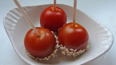 Tomate caramélisée et graines de sésame