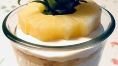 Charlotte à l'ananas en verrine