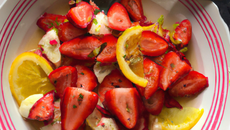 Salade de fraises à la vanille et au citron