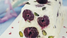 Nougat glacé aux cerises