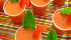 Soupe froide de melon et de fraises