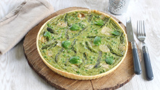 Quiche végétarienne aux asperges, petit pois et mâche