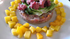 Tartare de canard, mangues et sardines marinées
