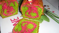 Cake marbré fraises pistache