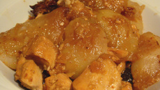 Dés de poulet aux poires caramélisées et épices douces
