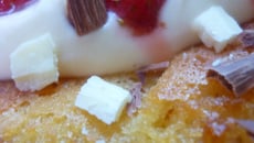 Gâteau au muscat et fraises