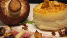 Noix de Saint Jacques en velours de cèpes et jambon de Bayonne