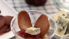 Verrine de polenta à la fourme d'ambert et son chutney poire