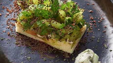 Quatre-quarts au tartare de raisins blancs, Frais Plaisir Saint Agur et cacao