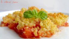 Crumble tomates & chèvre frais