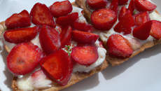 Tartine gourmande aux fraises