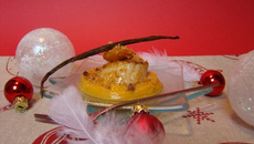 St-Jacques à la clémentine, sur une purée de patate douce vanillée, émietté de crumble au pain d'épice
