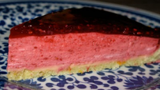 Tarte bavaroise aux framboises sur mousse de citron