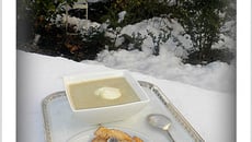 Velouté d'hiver à l'ail et œuf poché