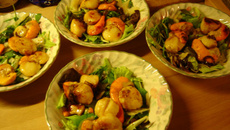 Salade de Coquilles St Jacques aux Asperges et Copeaux de Parmesan