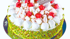 Le vacherin de Nicolas Bernardé fraises et pistaches