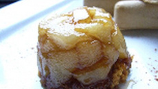 Mini tatin aux poires caramélisées au pain d'épices