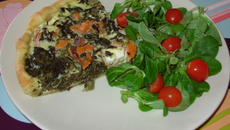 Tarte au saumon, à la feta et aux épinards