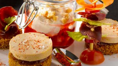 Verrines émulsion Foie Gras magret fraises, tapas de Foie Gras, tatins de Foie Gras aux fruits frais
