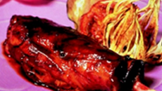 Lapin en drapé violet et sa dentelle de légumes