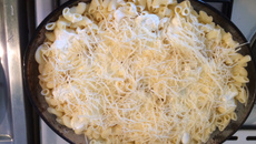 Gratin de pâtes aux champignons et à la mozzarella